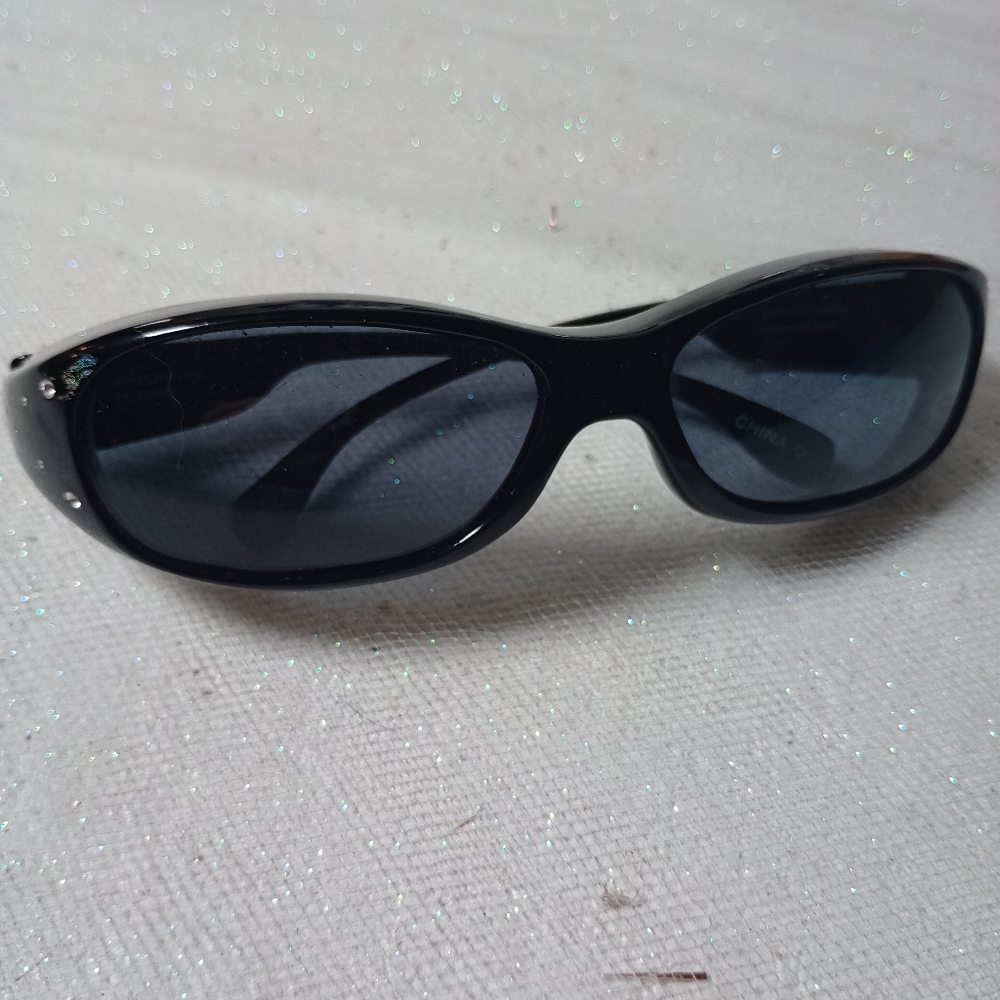 Sunglasses - Picture 2 of 8